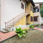 Cozy 2 Bedrooms Home, 8' Airport, 15' Center Διαμέρισμα